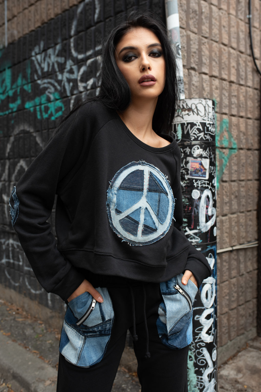 Square Sweatshirt Peace