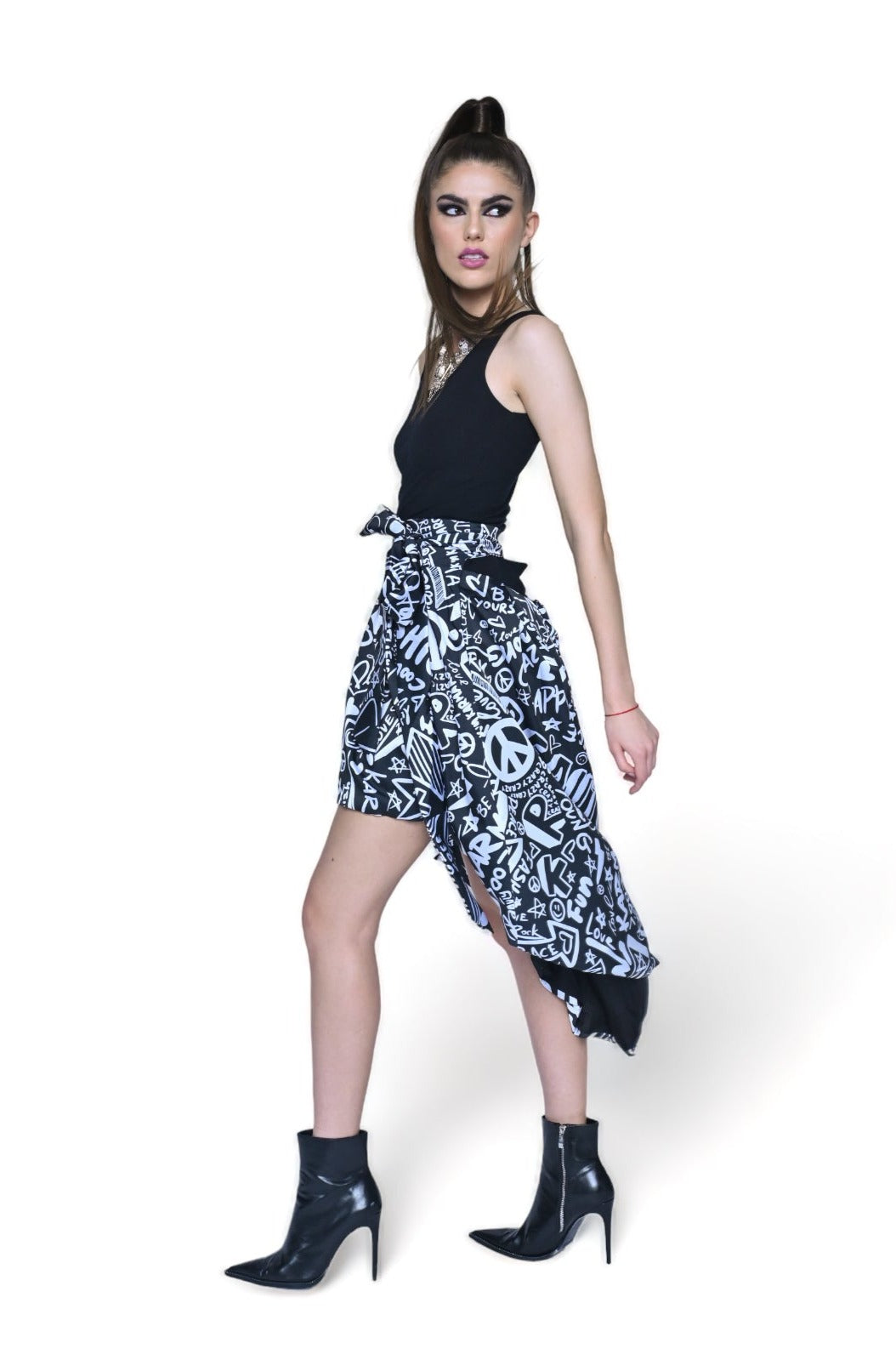 Runway Skirt Inspiring Karma BW