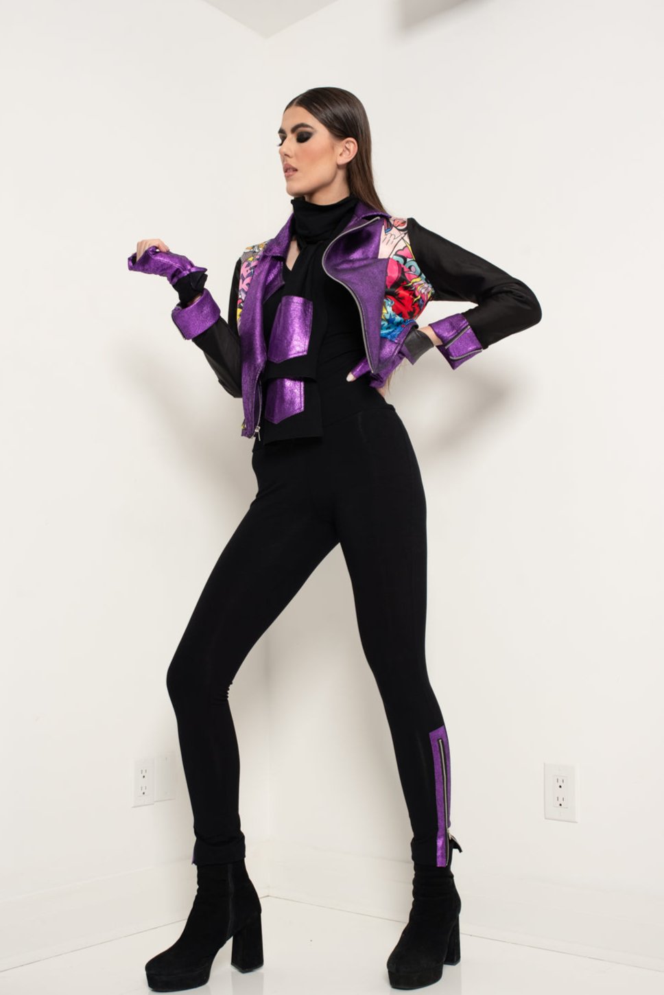 Short Zip Tight Purple Leather