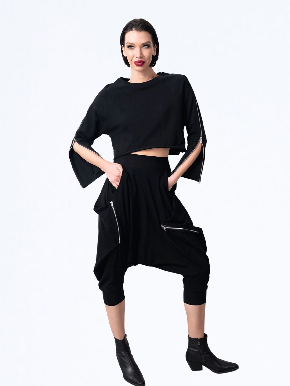 CROPPED ANGLE ZIPPER PANT BLACK