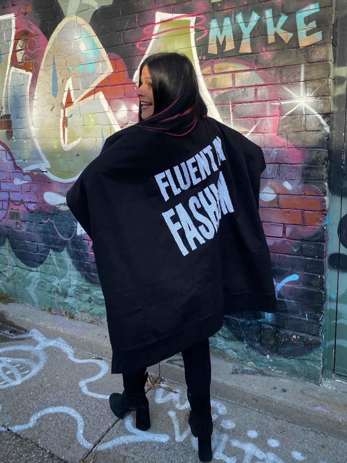 Ink Cape Fluent in Fashion White