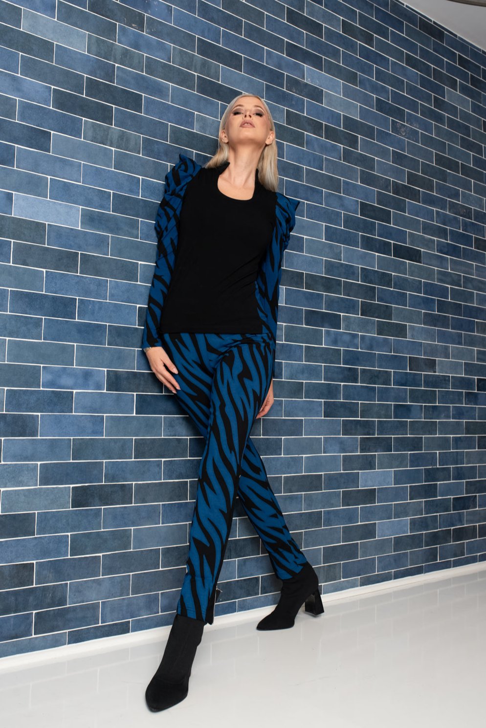 Queen Top Zebra Blue